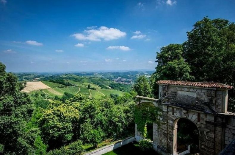 Monta D Alba Roero Piemonte Alba Tartufi